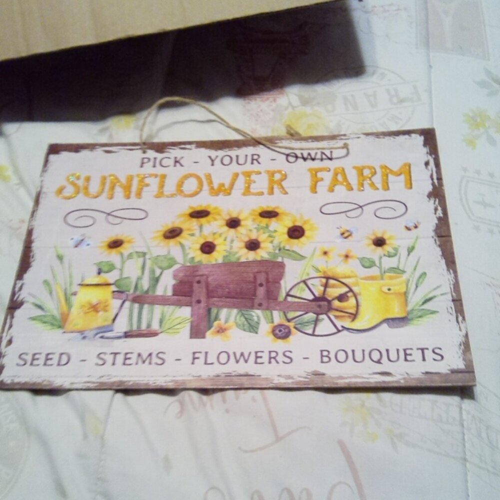 sunflower. farm house signCLOSING 4/1/2026 DUE TO MOVE SO DONT WAIT YOU LIKE MAK